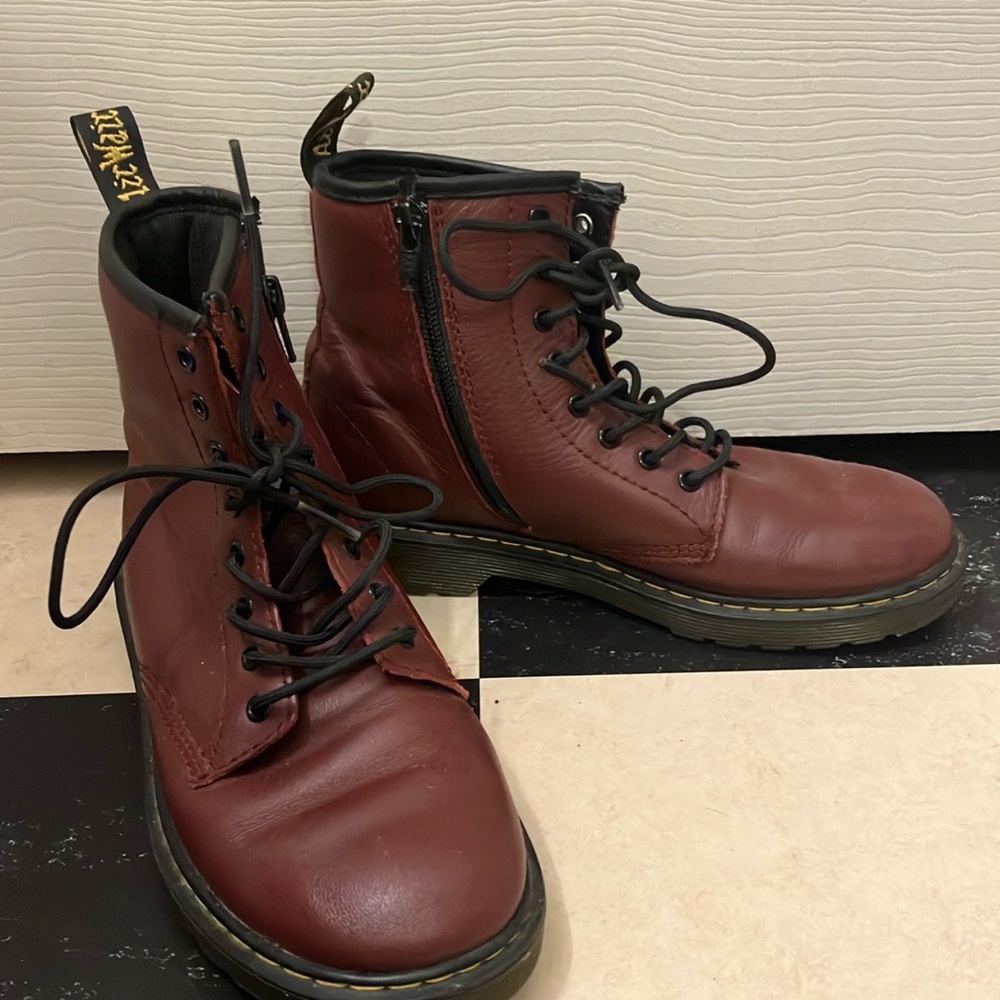 maroon doc martens size UK 3 which i’m pretty sure is a us size 5.5 women’s